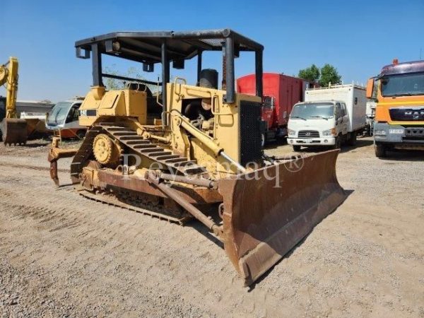 Bulldozer Caterpillar D 4H, Año 1994 3