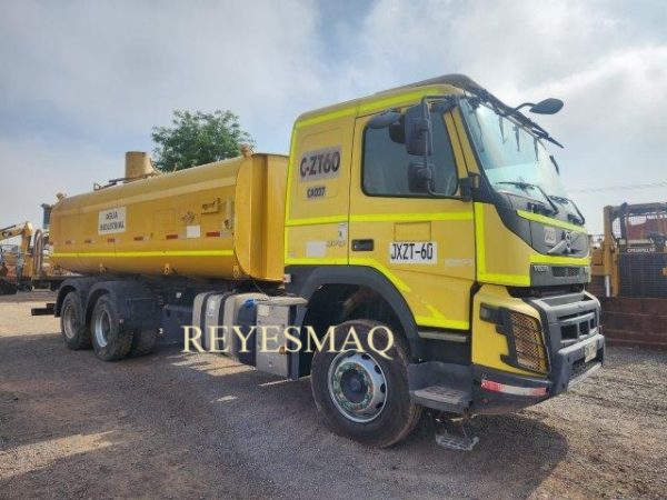 Camión aljibe Volvo FM x 370