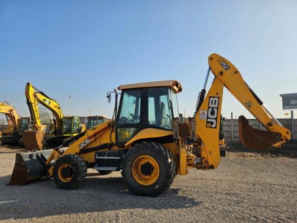 Retroexcavadora JCB 3C, año 2014