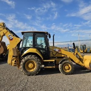 Retroexcavadora Caterpillar 416 lateral