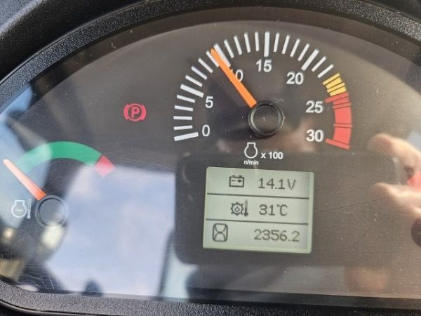 Retroexcavadora Caterpillar 416 odometro